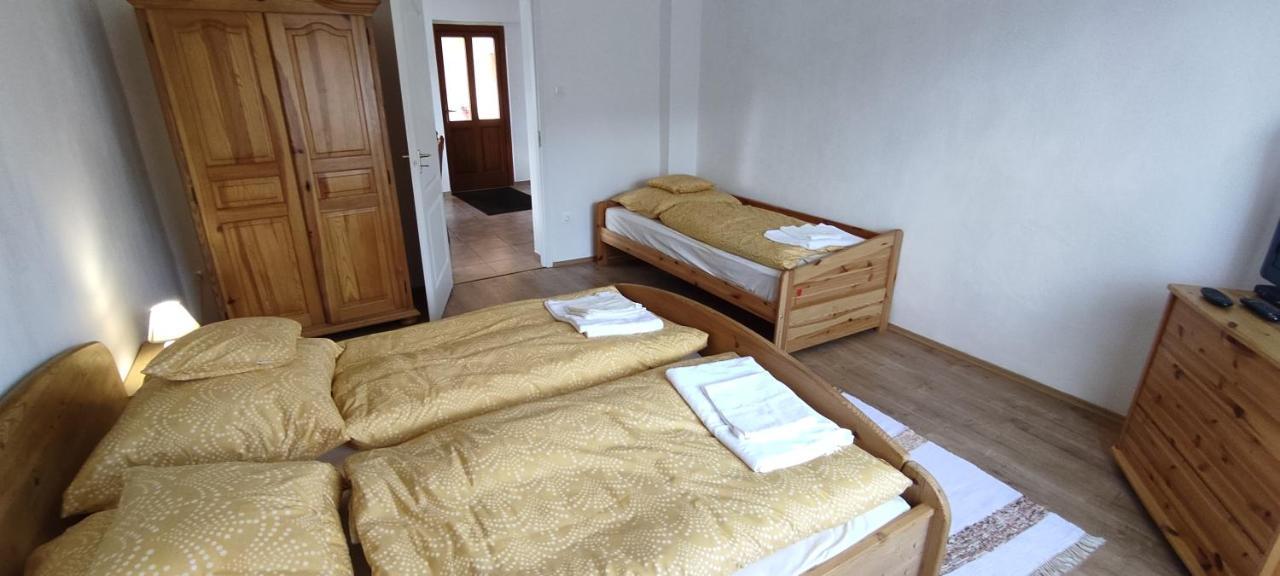 Andrea Vendeghaz Villa Egerszolat Exteriör bild