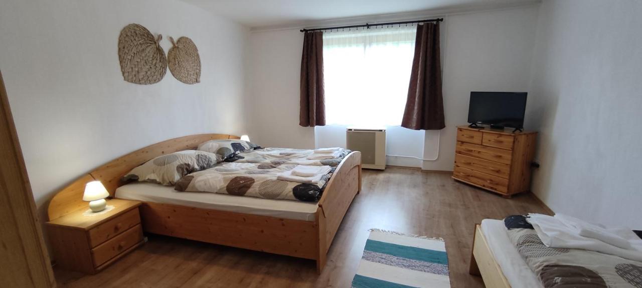 Andrea Vendeghaz Villa Egerszolat Exteriör bild